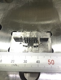 センサー関連の電子部品の成形金型